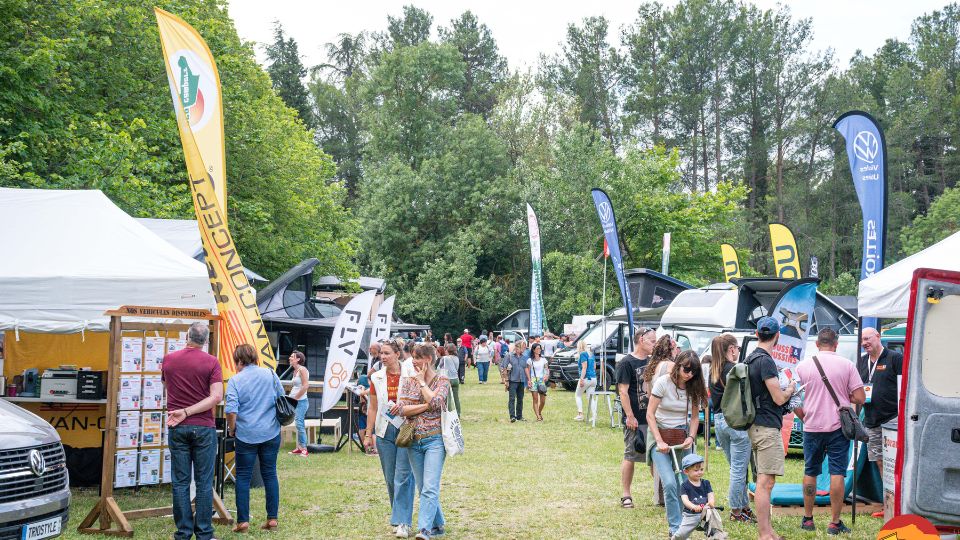 LE SALON DES VEHICULE DE LOISIRS